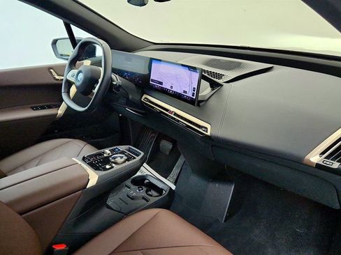 Used 2025 BMW iX xDrive50 AWD/4WD image 22