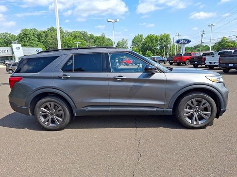 Used 2023 Ford Explorer XLT w/ Equipment Group 202A AWD/4WD image 7