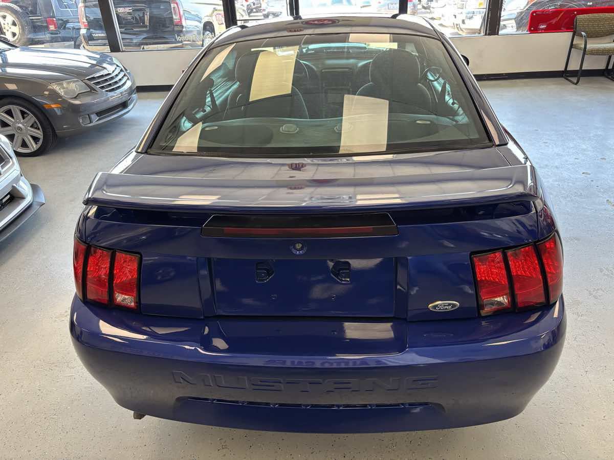 Used 2004 Ford Mustang Coupe RWD image 10