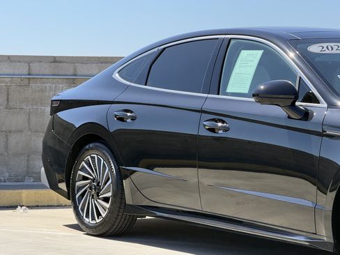 Used 2025 Hyundai Sonata Limited FWD image 5