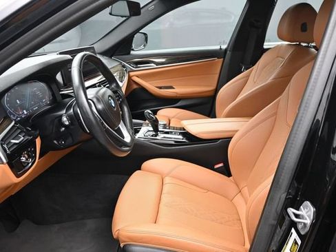 Used 2022 BMW 530i w/ M Sport Package RWD image 6