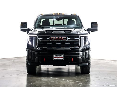 Used 2024 GMC Sierra 2500 AT4 w/ AT4 Premium Plus Package image 3