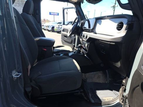 Used 2025 Jeep Wrangler Unlimited Sahara w/ Safety Group image 37