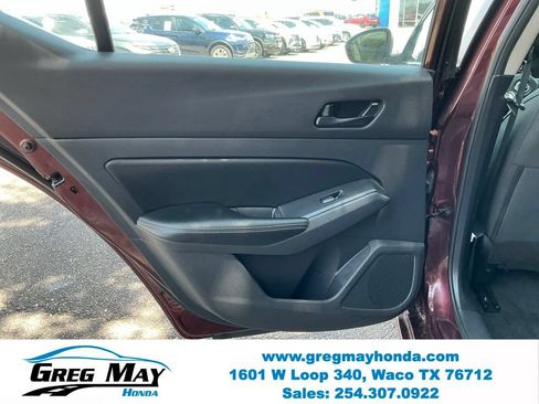 Used 2025 Nissan Altima 2.5 SV FWD image 16