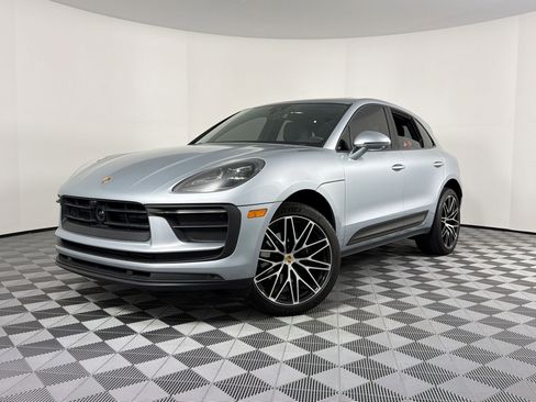 Certified 2024 Porsche Macan AWD/4WD image 1