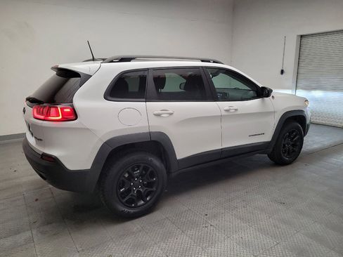 Used 2019 Jeep Cherokee Trailhawk image 10