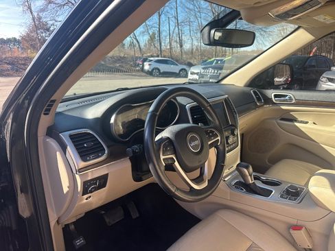 Used 2017 Jeep Grand Cherokee Limited image 13