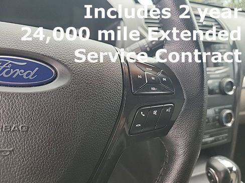 Used 2019 Ford Explorer XLT image 25