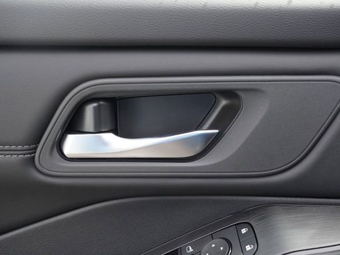 New 2026 Nissan Rogue SV FWD image 8