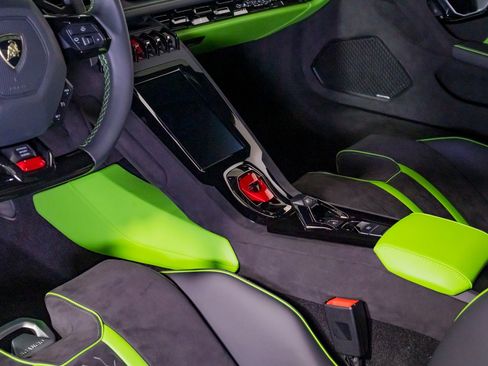 Used 2023 Lamborghini Huracan Tecnica RWD image 22