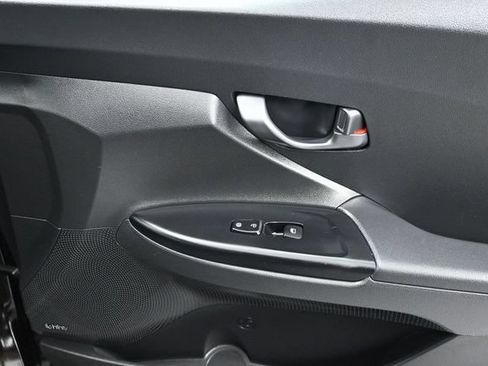 Used 2019 Hyundai Veloster 2.0 Premium FWD image 11