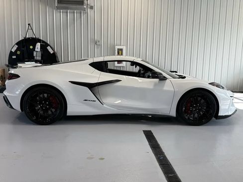 Used 2026 Chevrolet Corvette Z06 w/ Battery Protection Package RWD image 9