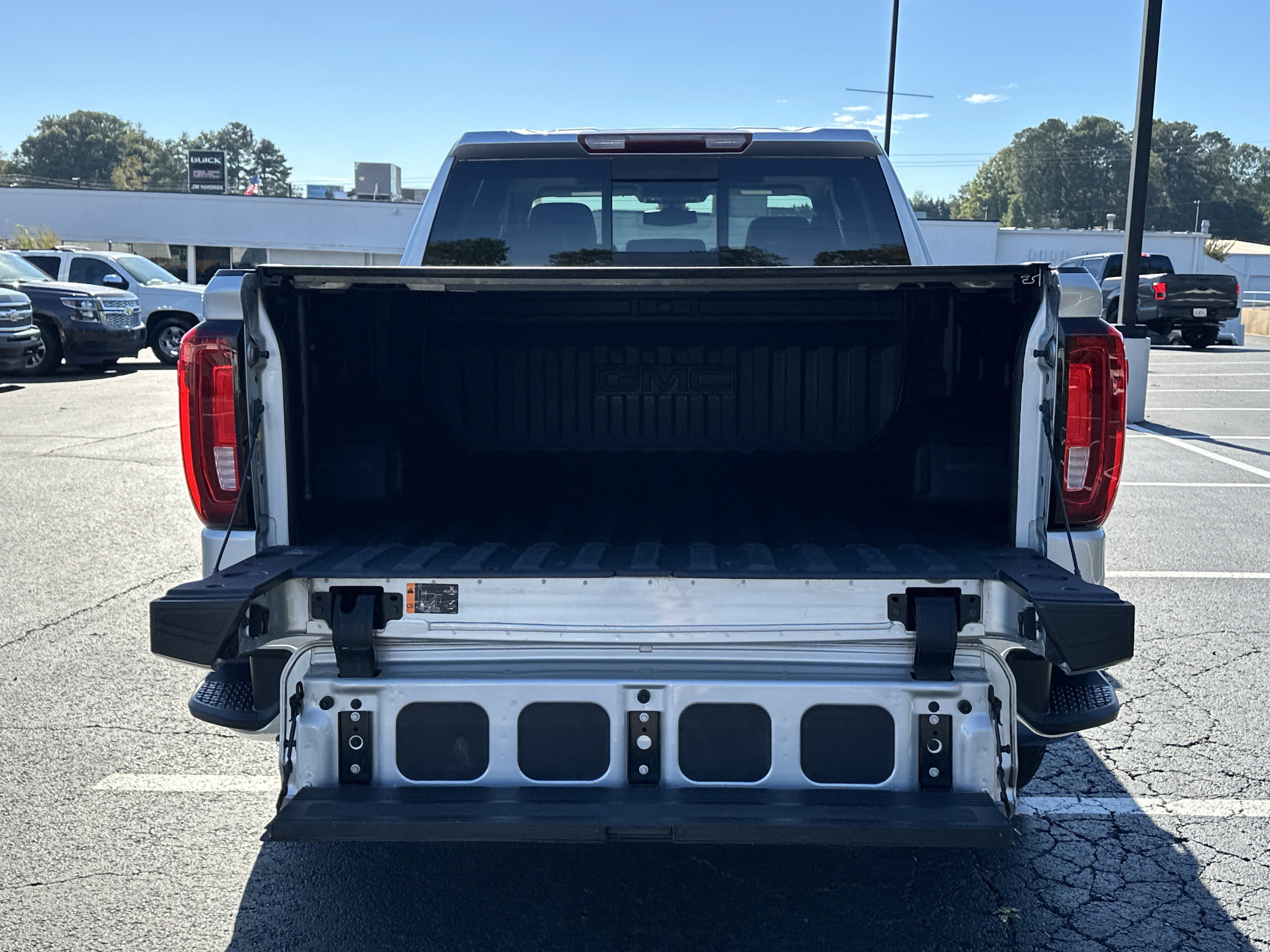 Used 2021 GMC Sierra 1500 SLT w/ SLT Convenience Package AWD/4WD image 14