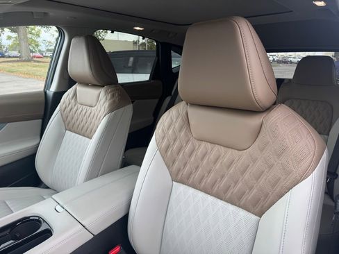 Used 2025 Nissan Murano Platinum w/ Cargo Package image 15