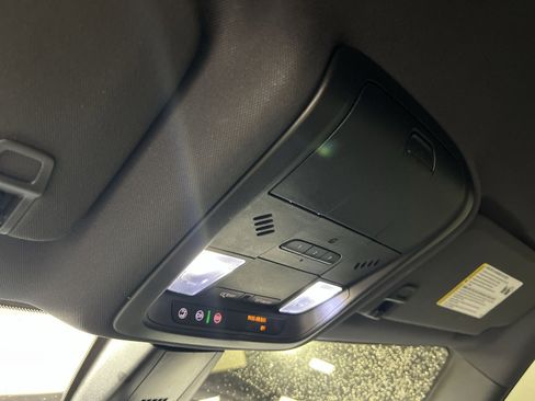 Used 2019 Chevrolet Blazer Premier w/ Driver Confidence II Package image 36