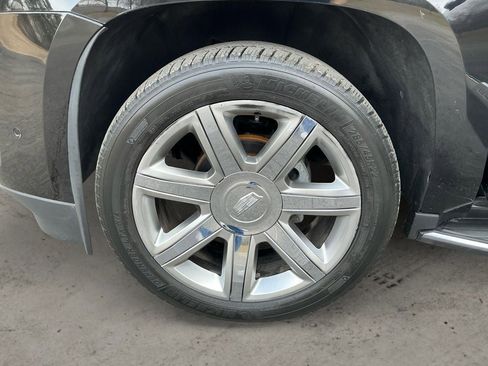 Used 2019 Cadillac Escalade Luxury image 14