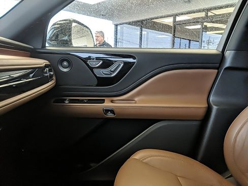 Used 2022 Lincoln Aviator Grand Touring image 20