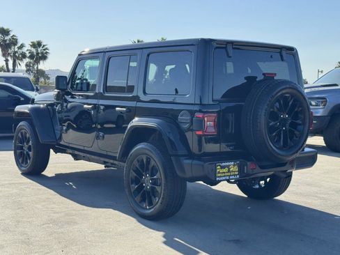 Certified 2025 Jeep Wrangler Unlimited Sahara w/ Safety Group AWD/4WD image 5