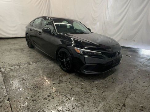 Used 2023 Honda Civic Sport image 2