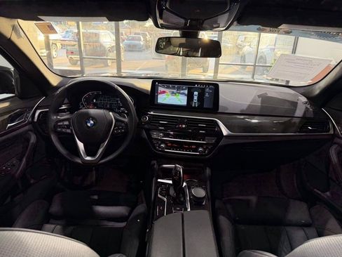 Used 2023 BMW 530i w/ Convenience Package RWD image 24