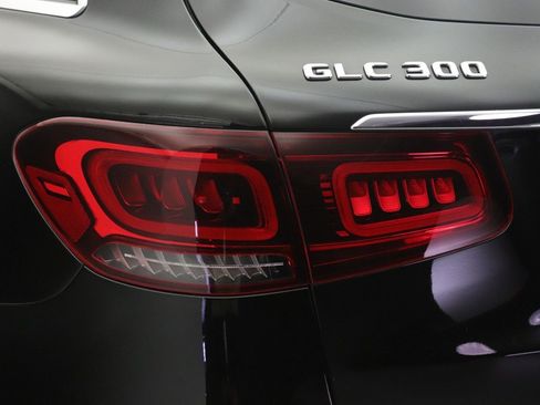 Certified 2022 Mercedes-Benz GLC 300 image 18