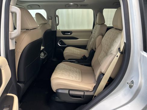 New 2026 Nissan Armada Platinum Reserve image 4