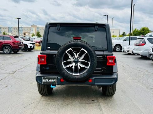 Used 2024 Jeep Wrangler Unlimited w/ Convenience Group image 6