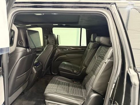 Used 2023 Cadillac Escalade ESV Sport Platinum image 19