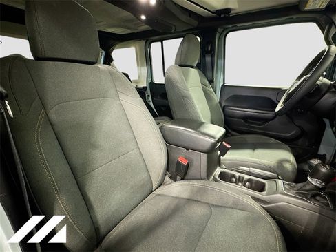 Used 2024 Jeep Wrangler Unlimited w/ Convenience Group image 28