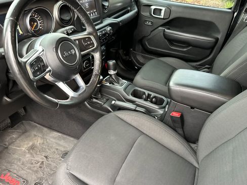 Used 2020 Jeep Gladiator Sport w/ Quick Order Package 24S image 11