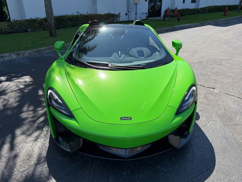 Used 2018 McLaren 570S Spider image 8