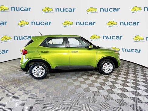 Certified 2024 Hyundai Venue SE image 8