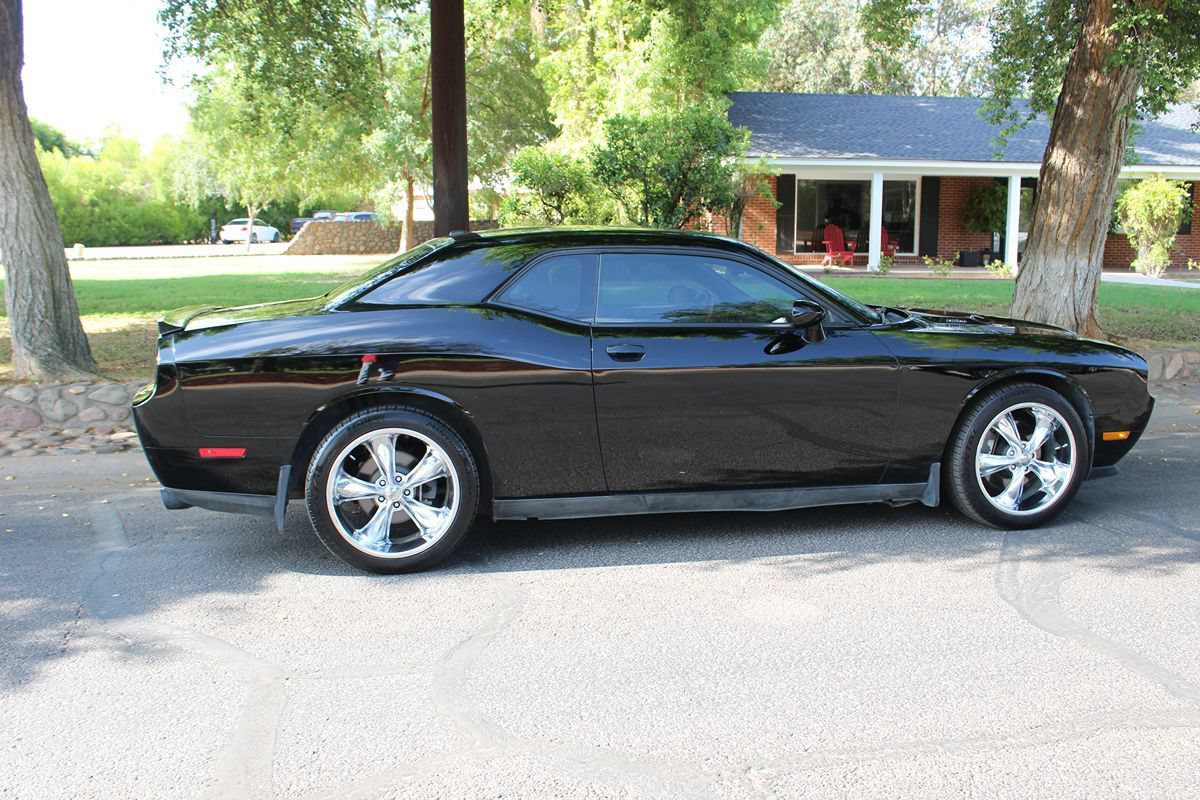Used 2013 Dodge Challenger R/T Plus RWD image 3