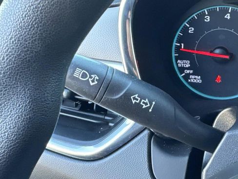 Used 2018 Chevrolet Equinox LS image 22