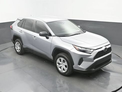 Used 2023 Toyota RAV4 LE FWD image 29