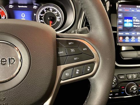 Used 2022 Jeep Cherokee Limited w/ Mopar Interior Package image 25