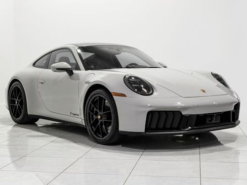 Used 2025 Porsche 911 Carrera 4 GTS AWD/4WD image 3
