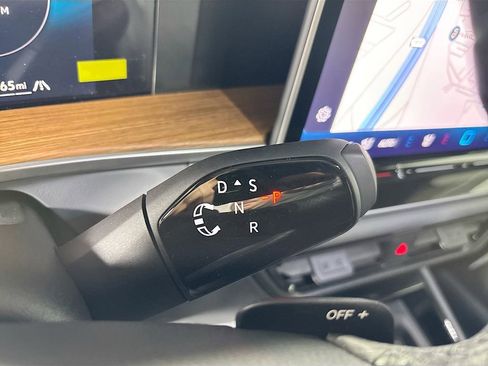 New 2026 Volkswagen Tiguan SEL R-Line image 18