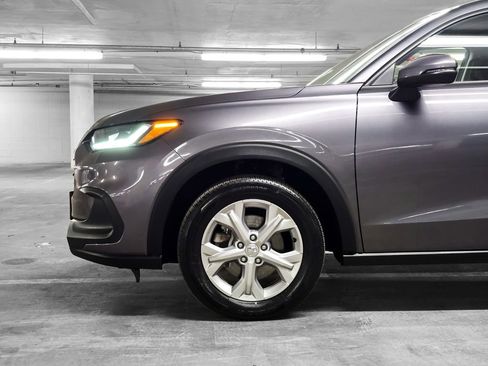 Used 2023 Honda HR-V LX image 13