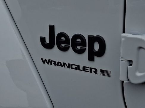 New 2026 Jeep Wrangler Unlimited Sahara AWD/4WD image 21