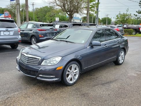 Used 2013 Mercedes-Benz C 250 Sedan image 3
