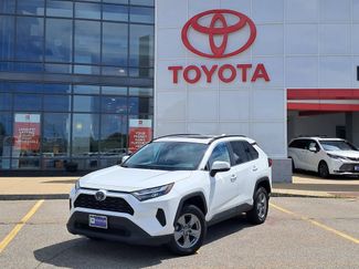 Used 2022 Toyota RAV4 XLE w/ Convenience Package AWD/4WD video 1