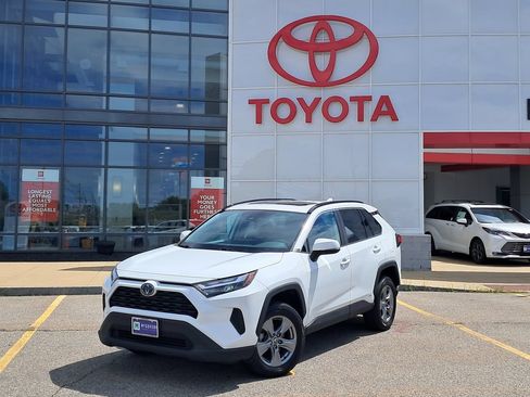 Used 2022 Toyota RAV4 XLE w/ Convenience Package AWD/4WD image 1
