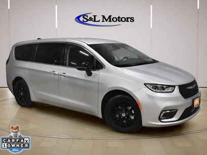Certified 2024 Chrysler Pacifica Touring-L