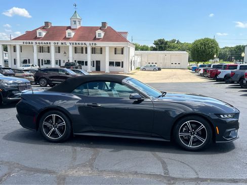 Used 2024 Ford Mustang Premium image 9