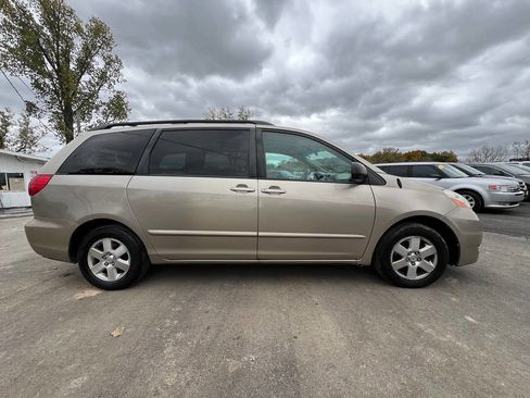 Used 2009 Toyota Sienna LE image 5