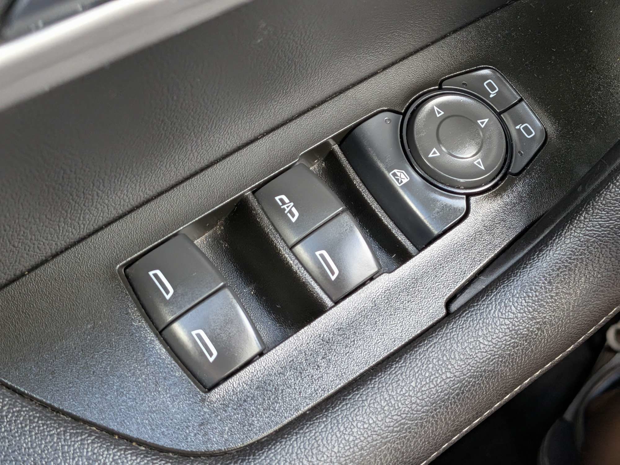 Used 2025 Chevrolet Blazer LT AWD/4WD image 23