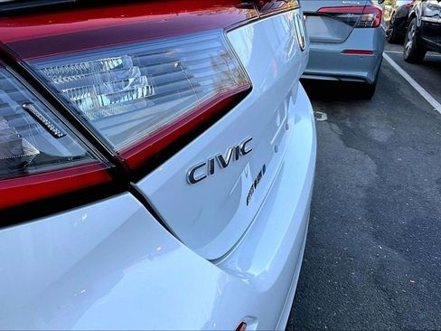 Certified 2025 Honda Civic Sport image 22