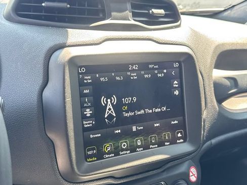 Used 2023 Jeep Renegade Trailhawk AWD/4WD image 19