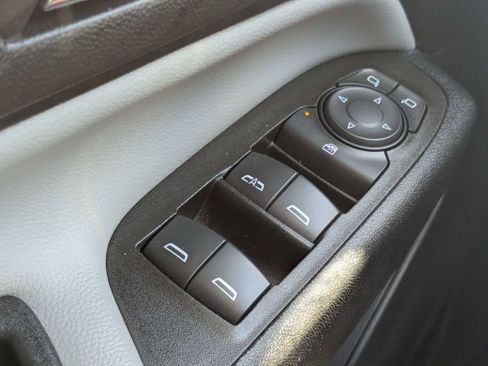 Used 2024 Chevrolet Equinox LS w/ Driver Confidence II Package FWD image 29